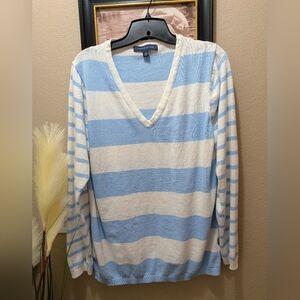 Tommy Hilfiger Light Blue and Cream V-Neck Sweater - Like New